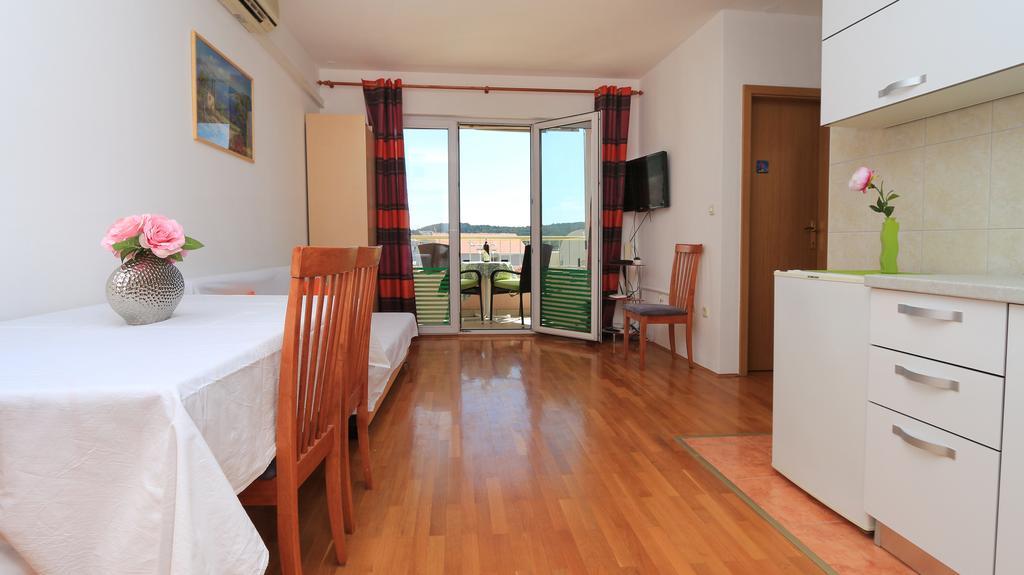 Central Beach Apartment Makarska Bagian luar foto